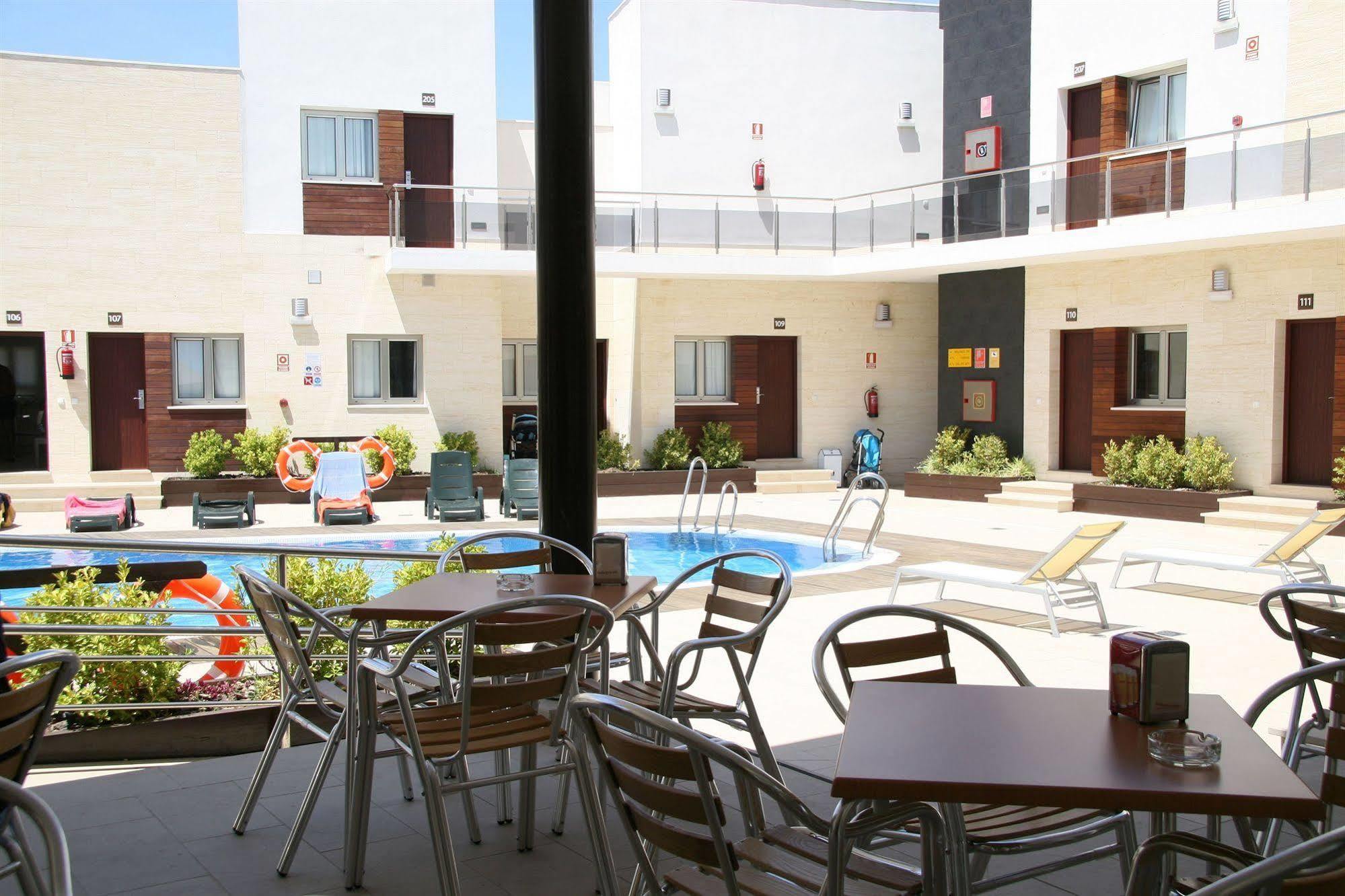 Aparthotel Novo Sancti Petri Chiclana de la Frontera Exterior photo